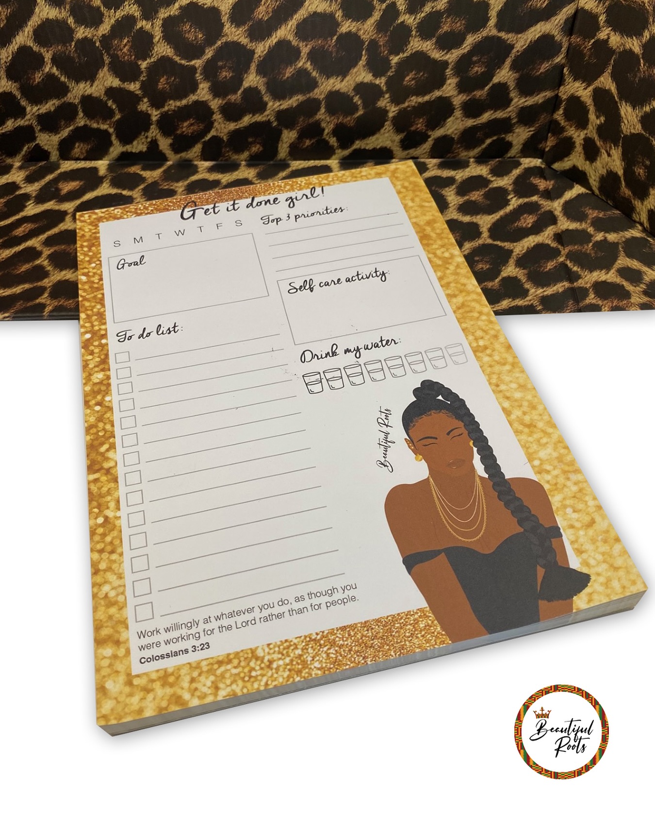 The ‘Get it done girl’ tearable daily planner will help you organise your days perfectly. By planning your day ahead you can be much more productive. Let’s make a plan and do something about tomorrow… today! There are 4 beautiful planners to choose from. Link in bio 🔗
#Beautifulroots #embracingculturethroughart