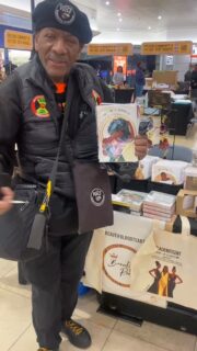 This lovely customer picked out a card for his wife for Mother’s Day and shared the sweetest words for her 💐

Moments like these are why I love what I do.

Have you got your Mother’s Day cards and gifts yet? 🎁
If not, there’s still time!

Come down to @wakuda_uk @lewisham_shopping_centre today to shop for last-minute Mother’s Day cards and gifts.
#Beautifulroots #Embracingculturethroughart #Mothersday